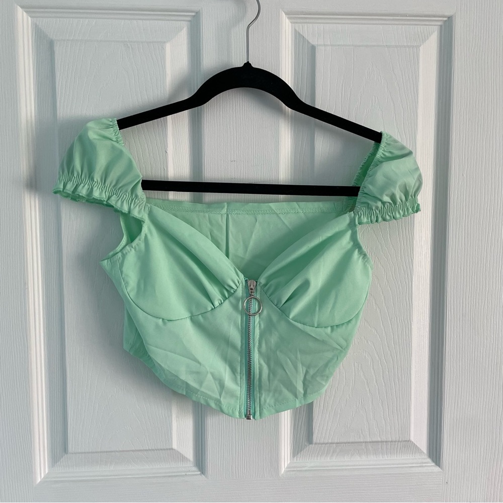 shopisraella seafoam green zip up crop top